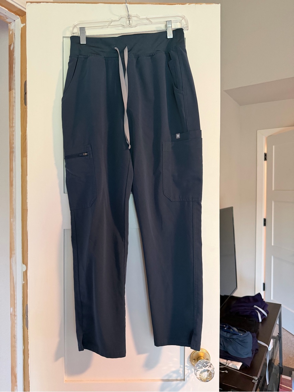 Figs gray high waisted yola scrub pants - medium petite
